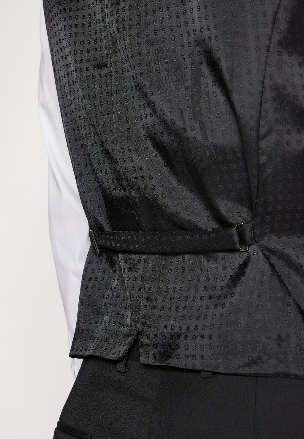 Жилет HUGE VEST BOSS, черный
Жилет HUGE VEST BOSS, черный