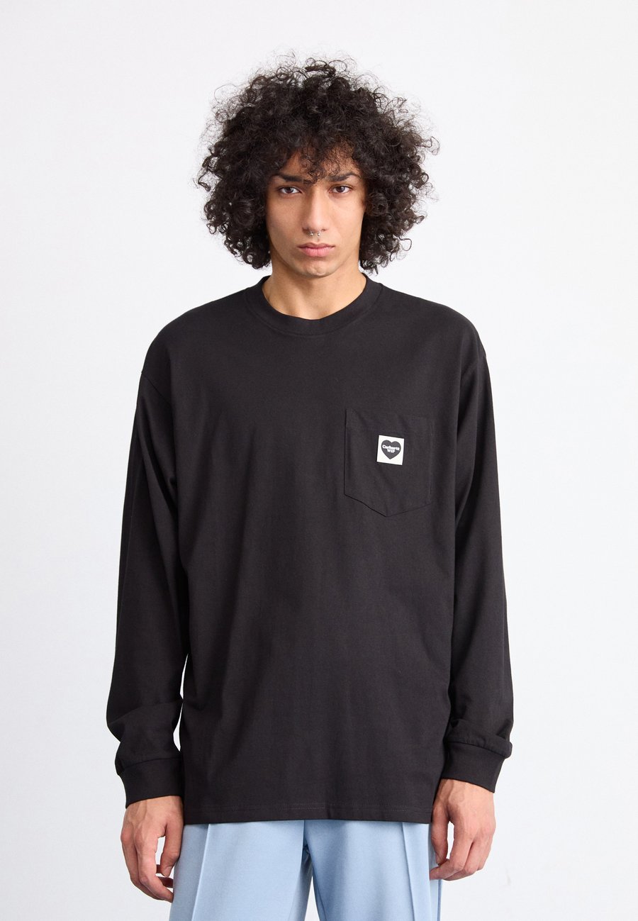 Топ Carhartt WIP POCKET HEART, Black
Топ Carhartt WIP POCKET HEART, Black