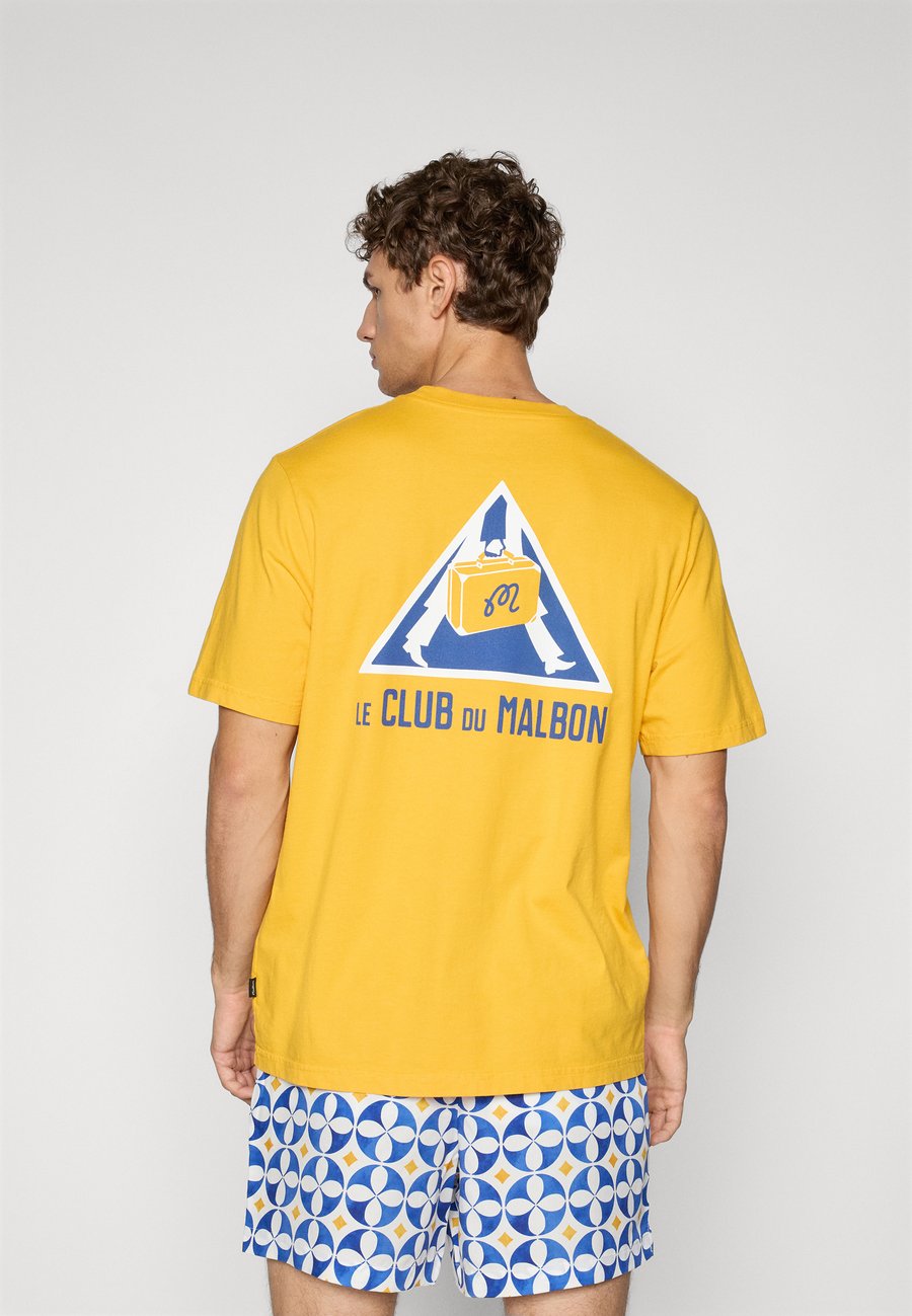 Футболка Malbon VOYAGE, Gold-Coloured, Красный, Футболка Malbon VOYAGE, Gold-Coloured
Футболка Malbon VOYAGE, Gold-Coloured, Красный, Футболка Malbon VOYAGE, Gold-Coloured