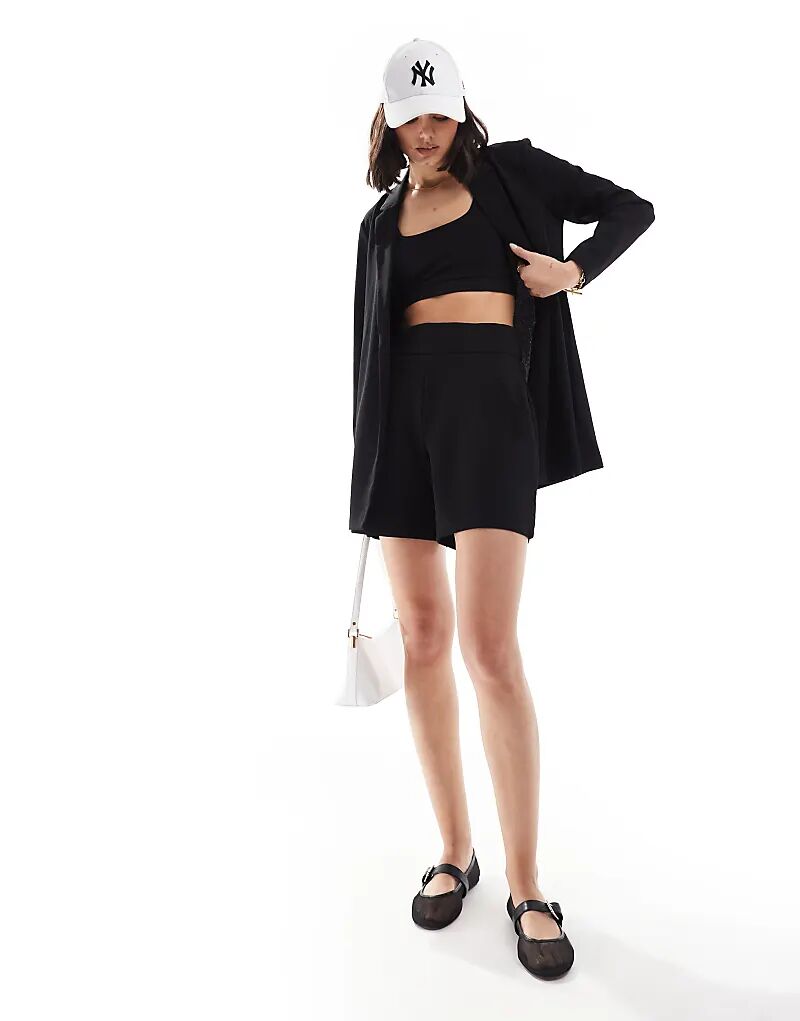 Укороченные бермуды JDY smart, черный цвет
Укороченные бермуды JDY smart, черный цвет