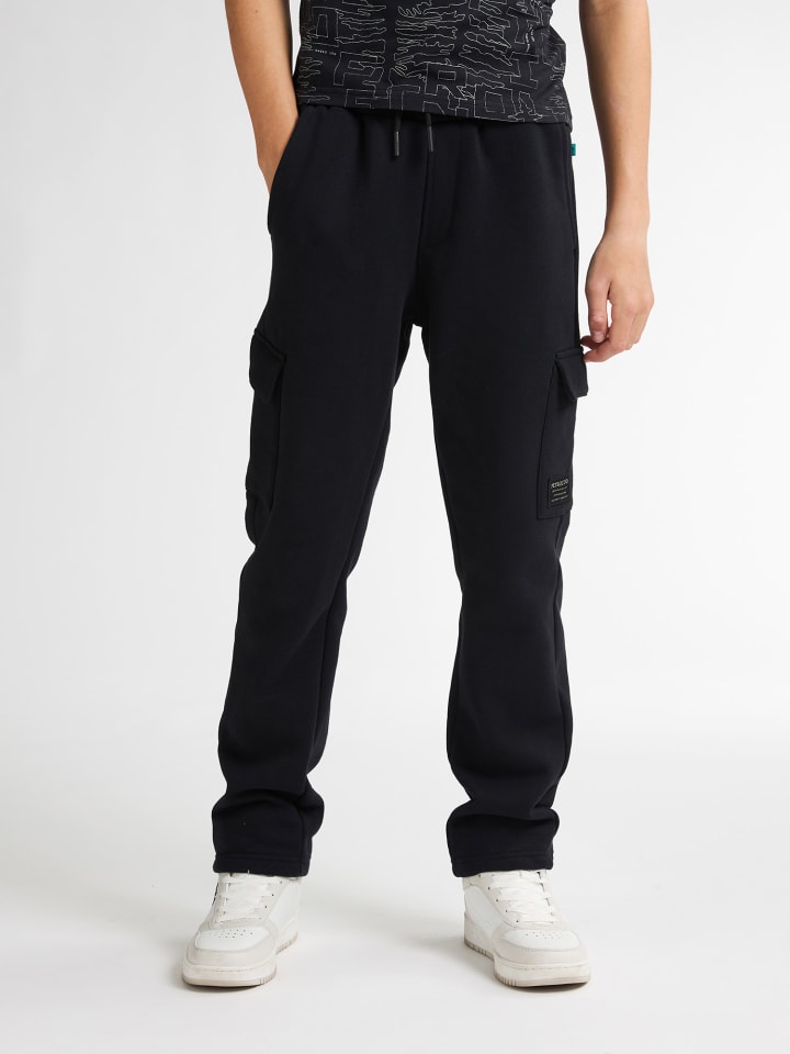 Спортивные брюки Beartooth Cargo черного цвета Petrol Industries
Спортивные брюки Beartooth Cargo черного цвета Petrol Industries