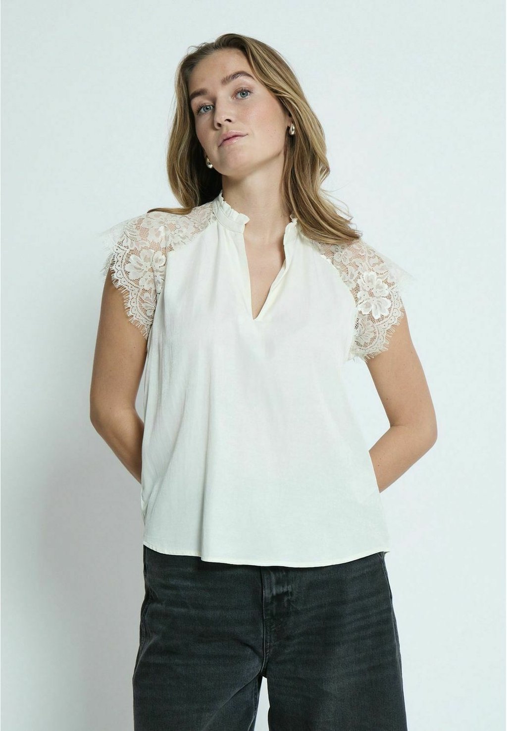 Блуза PEPPERCORN, белый
Блуза PEPPERCORN, белый