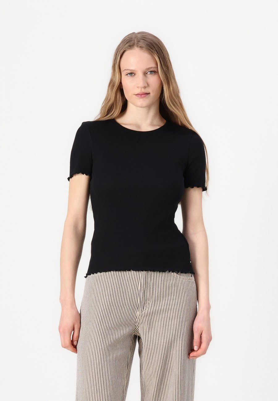 Футболка TOM TAILOR DENIM Basic T-shirt, Deep Black/Black, Черный, Футболка TOM TAILOR DENIM Basic T-shirt, Deep Black/Black
Футболка TOM TAILOR DENIM Basic T-shirt, Deep Black/Black, Черный, Футболка TOM TAILOR DENIM Basic T-shirt, Deep Black/Black