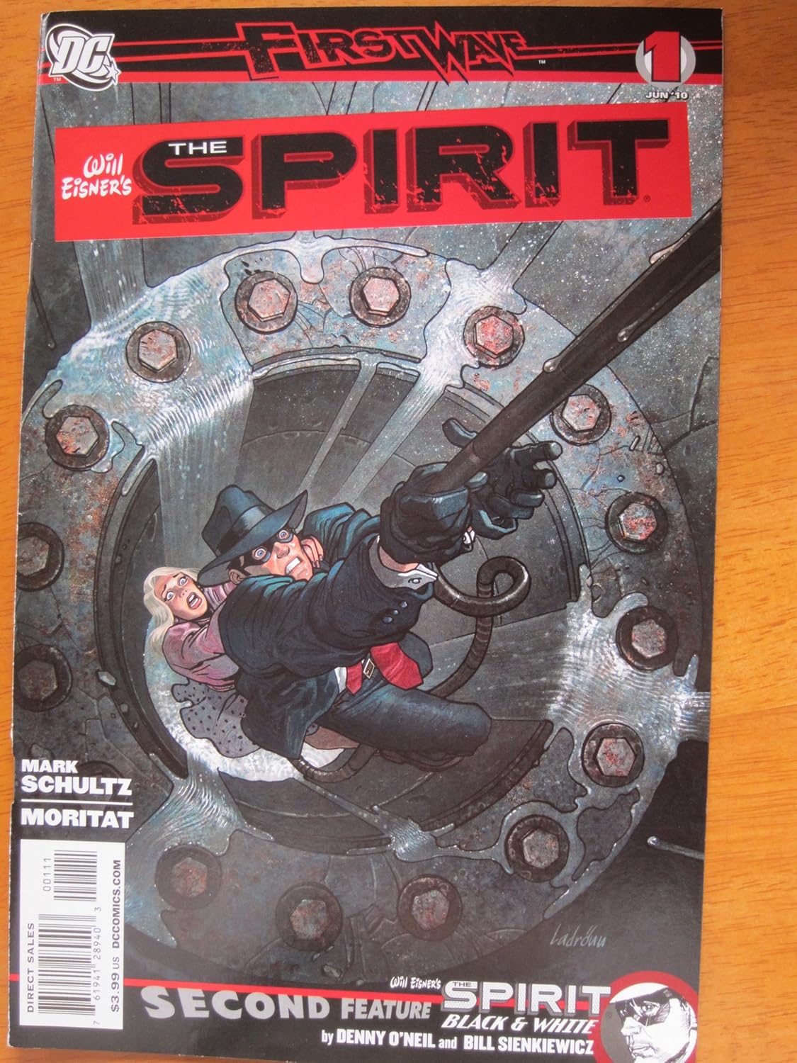The Spirit #1, 2010. First Wave (DC Comics)
The Spirit #1, 2010. First Wave (DC Comics)