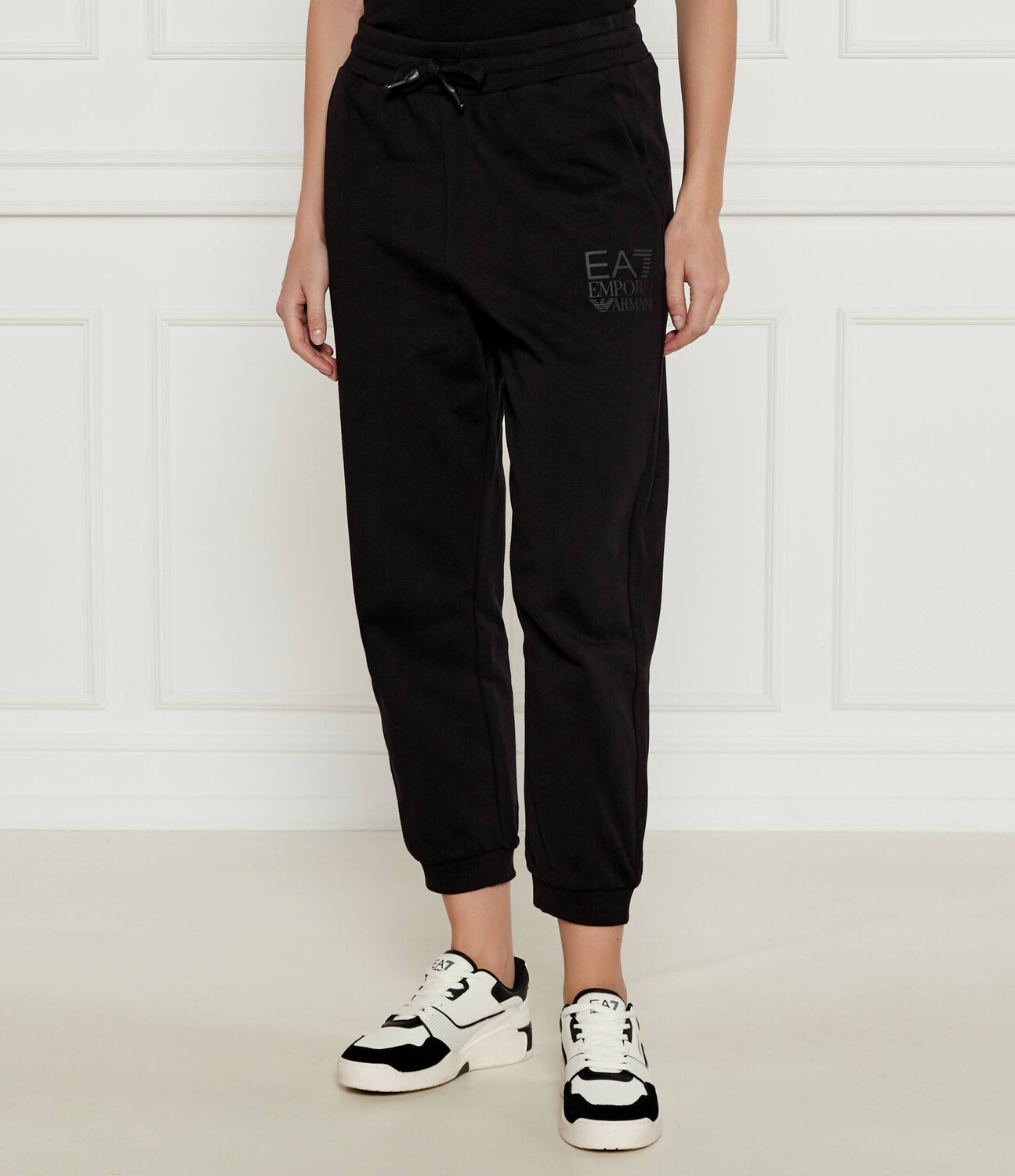 Спортивные брюки EA7 Regular Fit, черный 
Спортивные брюки EA7 Regular Fit, черный