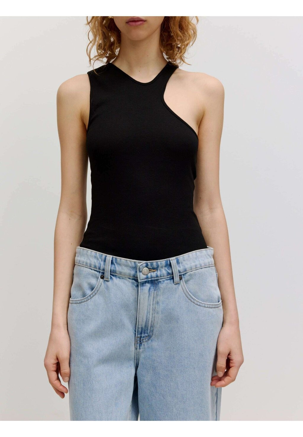 Топ MAISIE EDITED, черный
Топ MAISIE EDITED, черный