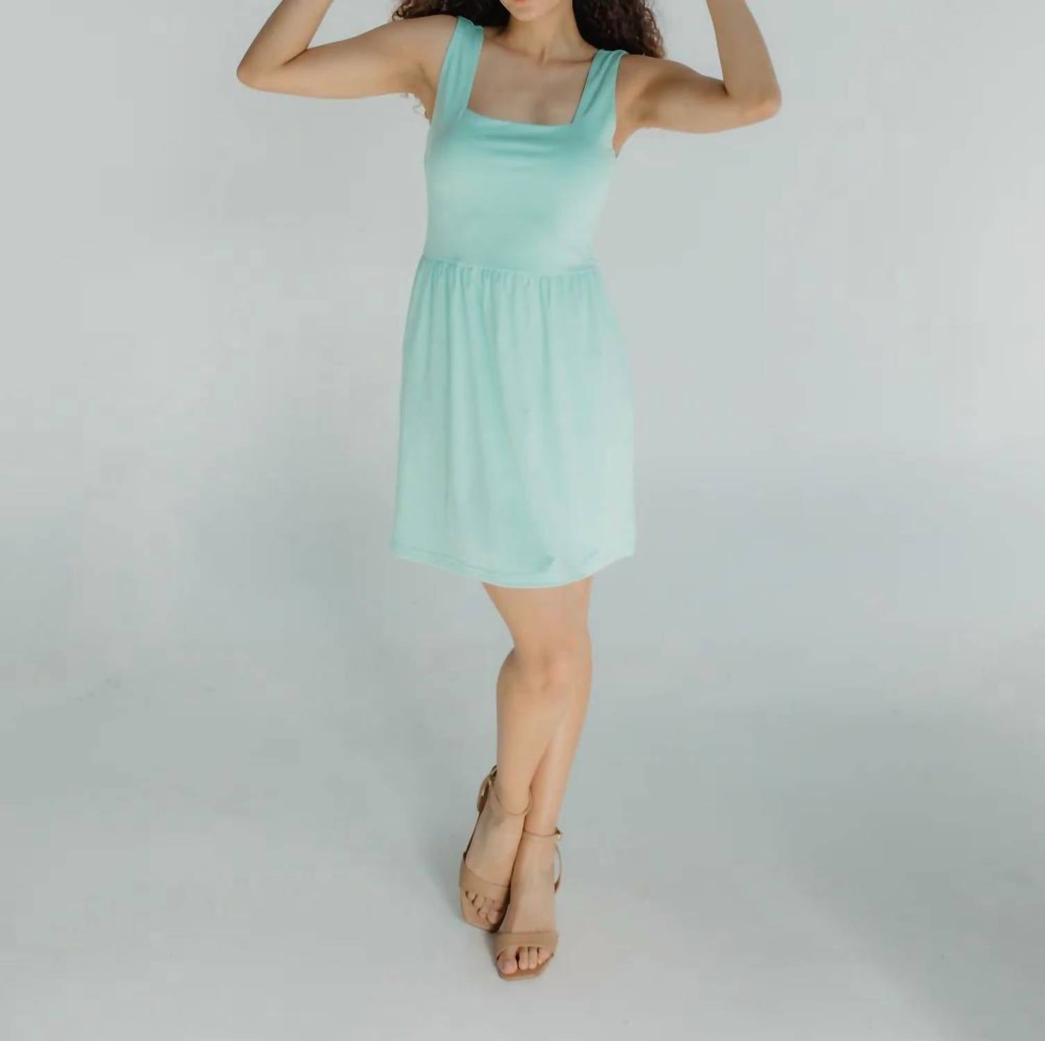 Мини-платье Savannah с квадратным вырезом мятного цвета Savra√©
Мини-платье Savannah с квадратным вырезом мятного цвета Savra√©