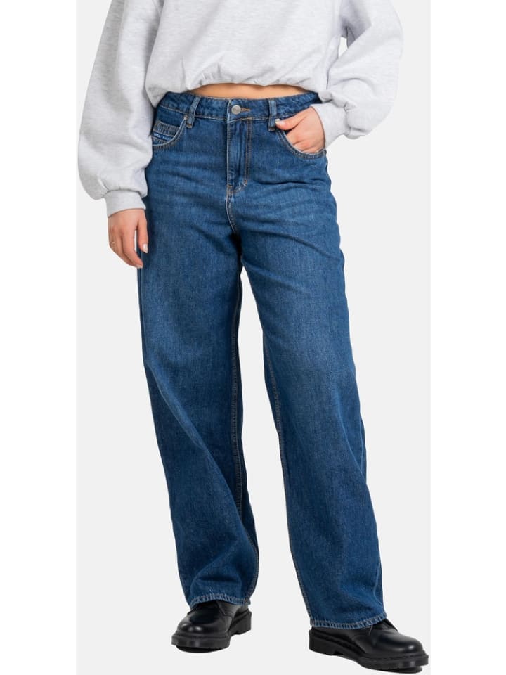 Джинсы женские Chloé Baggy синего цвета Reell
Джинсы женские Chloé Baggy синего цвета Reell