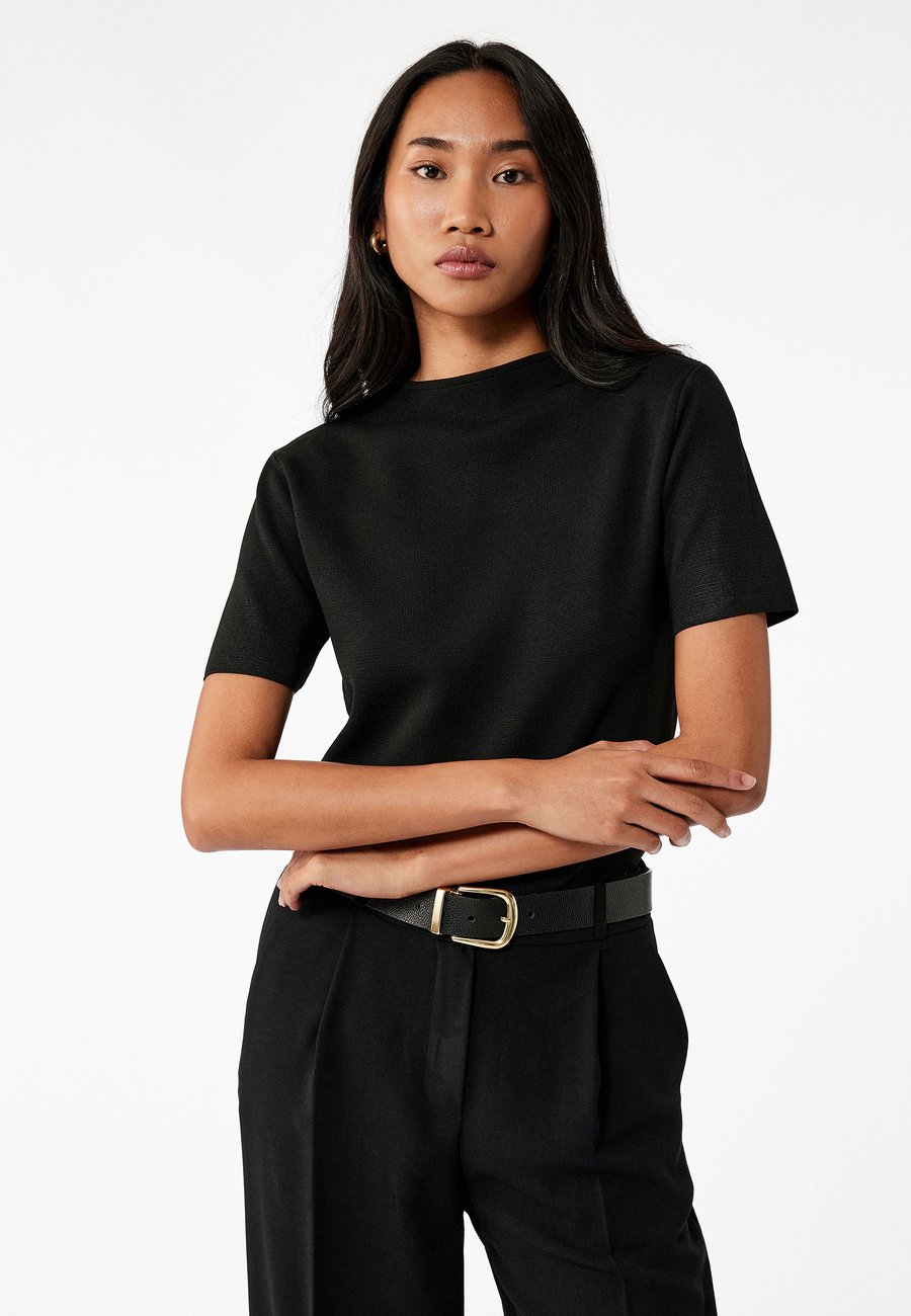 Футболка Koton SHORT SLEEVE , Black
Футболка Koton SHORT SLEEVE , Black