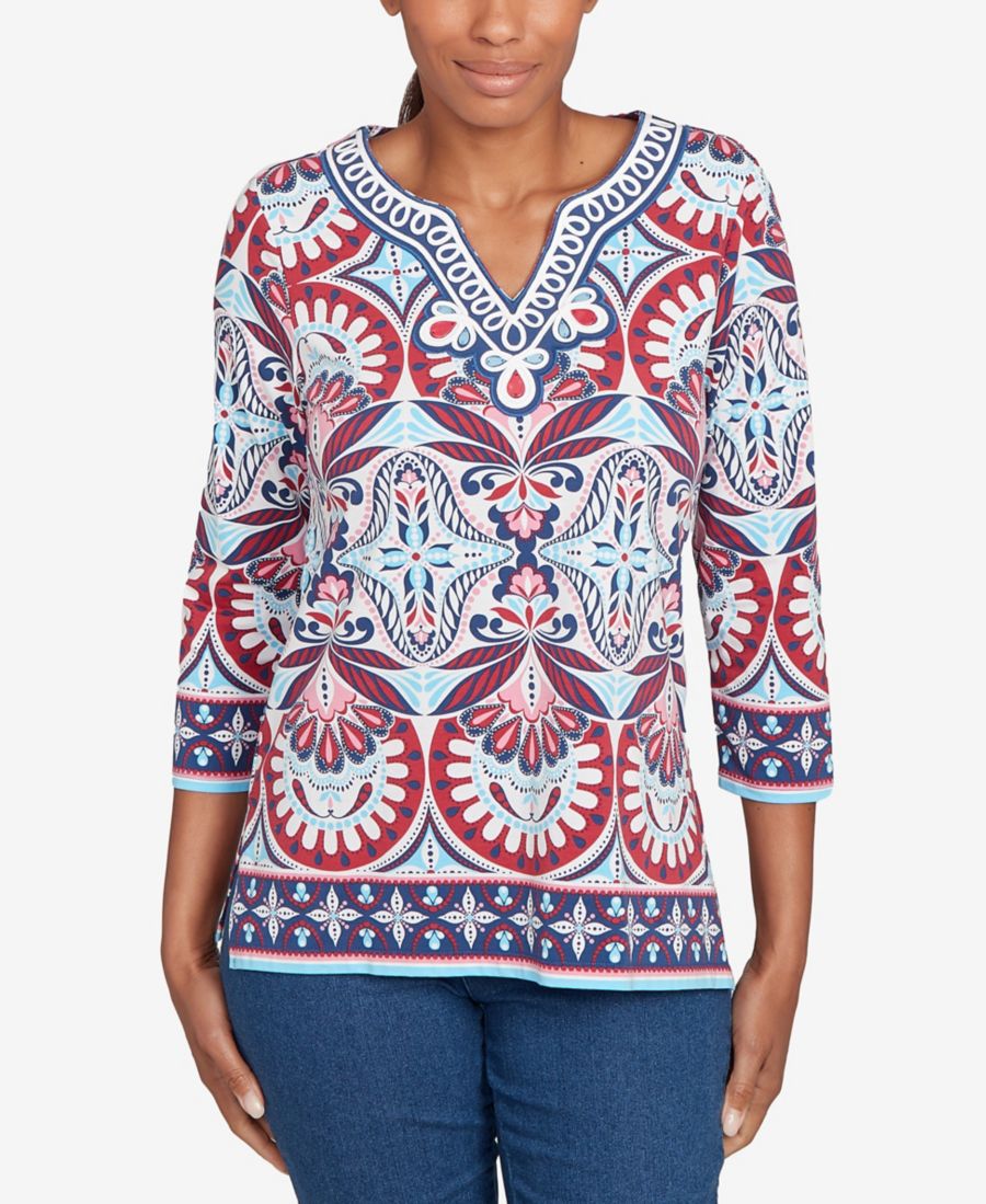 Небольшой вязаный топ с геометрической каймой и декоративными элементами Ruby Rd, Indigo Multi
Небольшой вязаный топ с геометрической каймой и декоративными элементами Ruby Rd, Indigo Multi