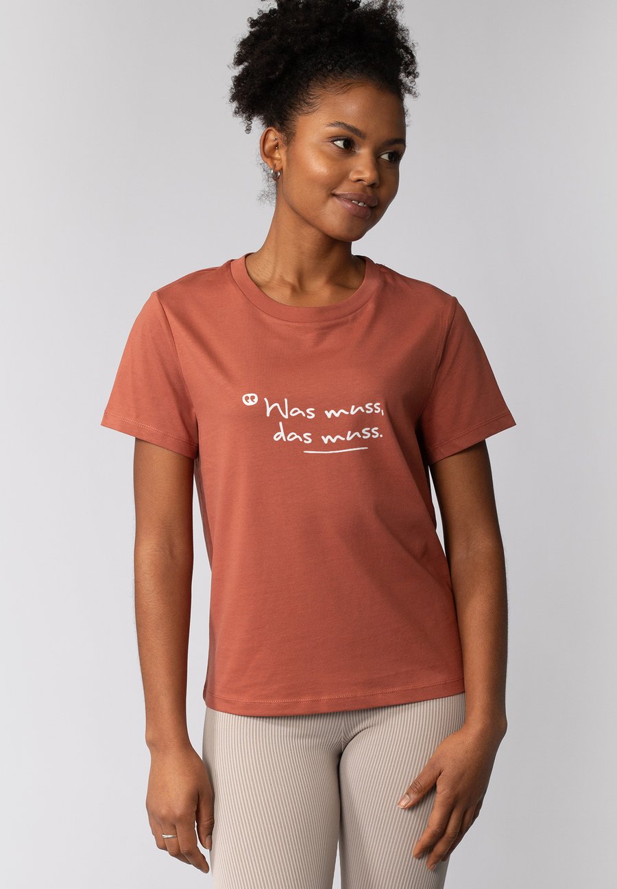 Футболка watapparel WAS MUSS DAS MUSS, Heritage Brown/Brown, Коричневый, Футболка watapparel WAS MUSS DAS MUSS, Heritage Brown/Brown
Футболка watapparel WAS MUSS DAS MUSS, Heritage Brown/Brown, Коричневый, Футболка watapparel WAS MUSS DAS MUSS, Heritage Brown/Brown