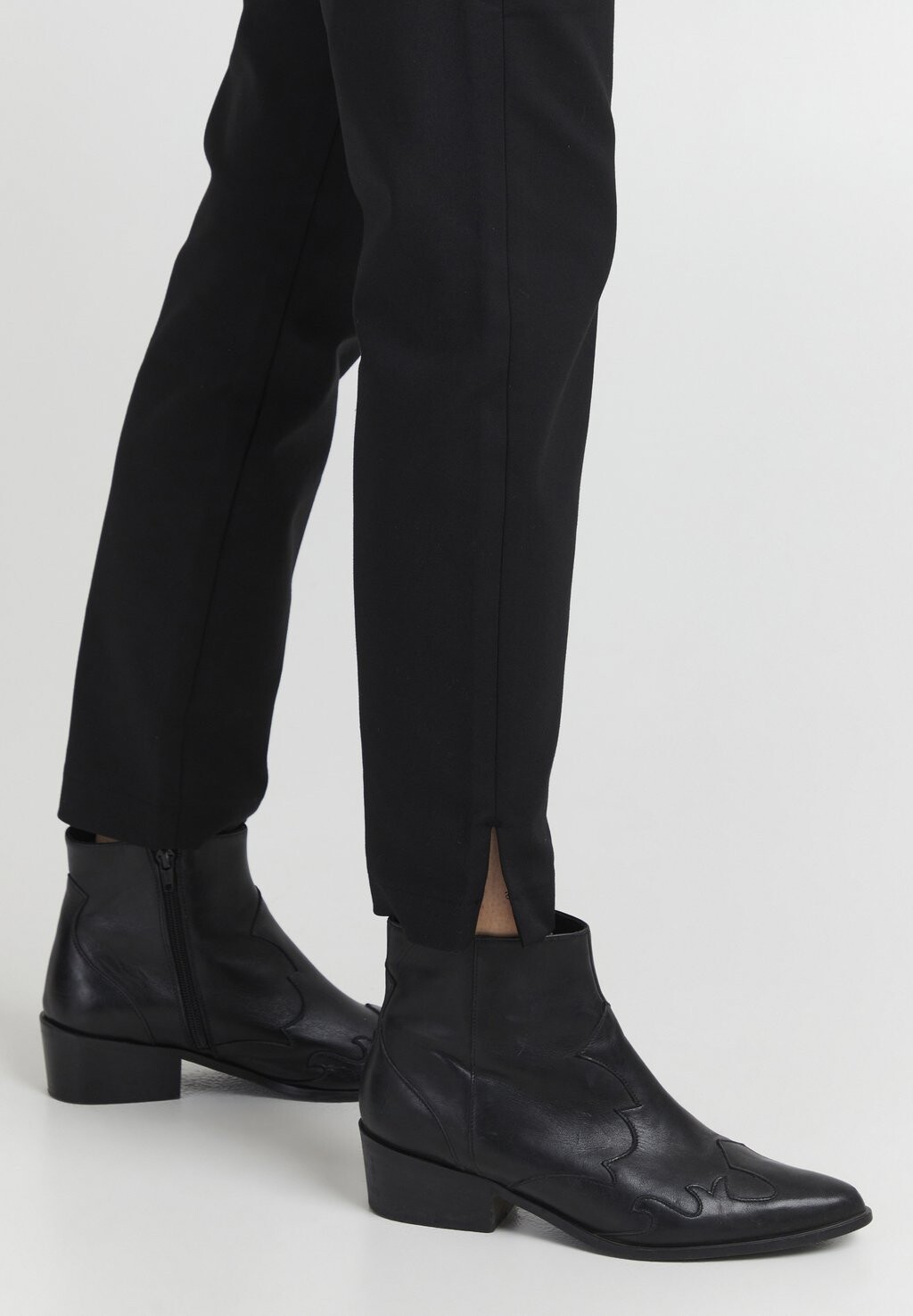 Чиносы BINDY PULZ, черный
Чиносы BINDY PULZ, черный