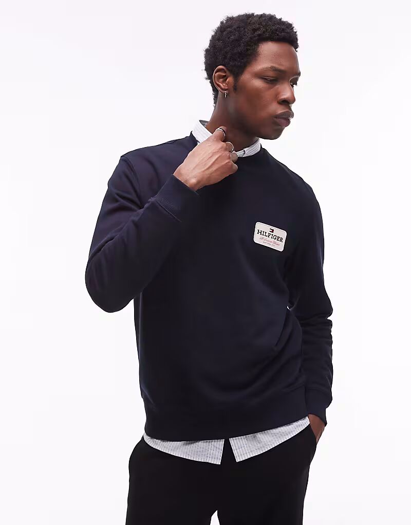 Толстовка с нашивкой-логотипом Tommy Hilfiger темно-синего цвета
Толстовка с нашивкой-логотипом Tommy Hilfiger темно-синего цвета