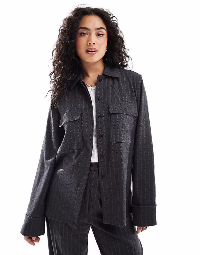 Рубашка в полоску с начесом от ASOS DESIGN темно-серого цвета
Рубашка в полоску с начесом от ASOS DESIGN темно-серого цвета