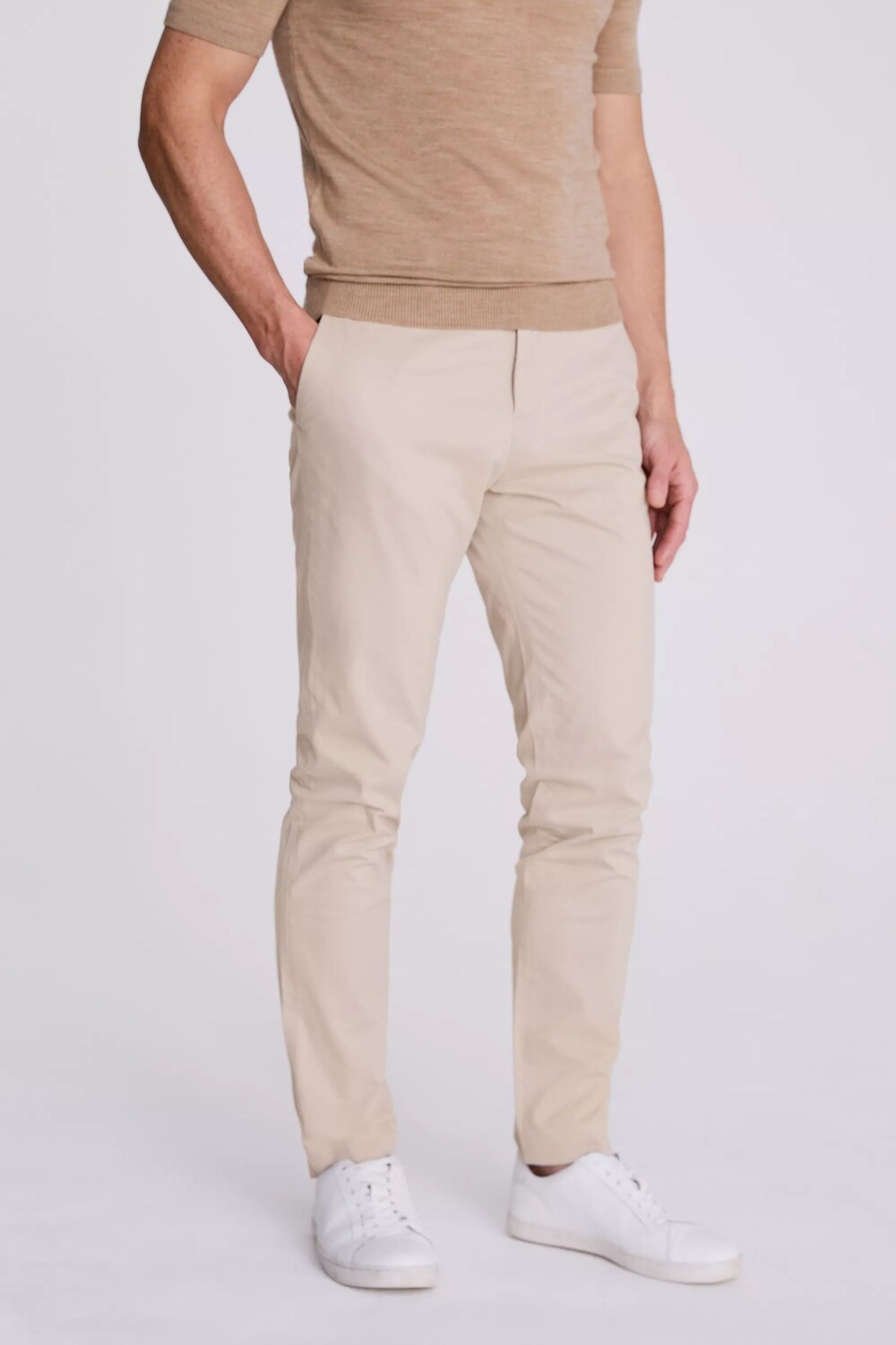 Брюки-чиносы натурального цвета приталенного кроя MOSS
Брюки-чиносы натурального цвета приталенного кроя MOSS