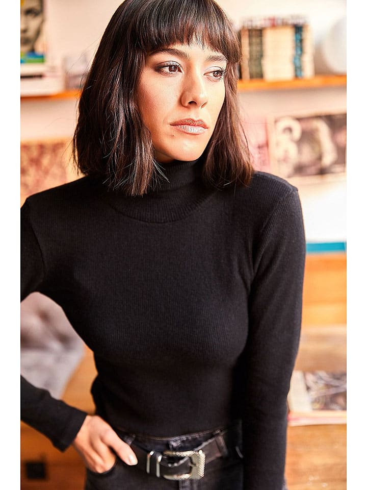 Пуловер Olalook, черный
Пуловер Olalook, черный