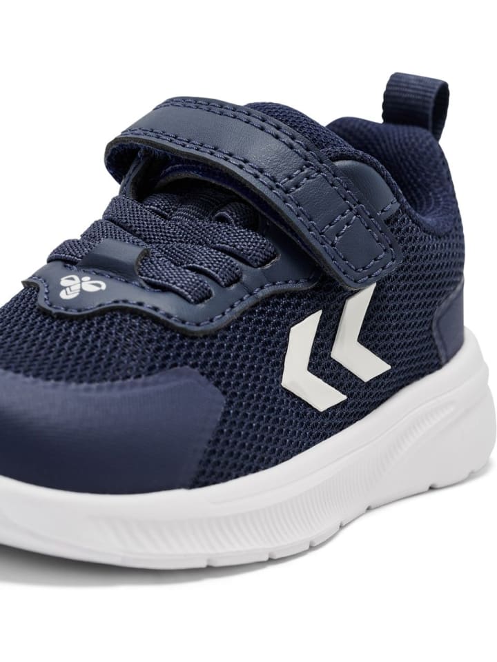 Hummel Детские спортивные кроссовки "Actus Tr Breather Infant" черного цвета
Hummel Детские спортивные кроссовки "Actus Tr Breather Infant" черного цвета