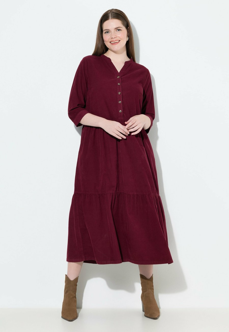 Платье Ulla Popken 3/4 SLEEVE , Claret/Berry
Платье Ulla Popken 3/4 SLEEVE , Claret/Berry