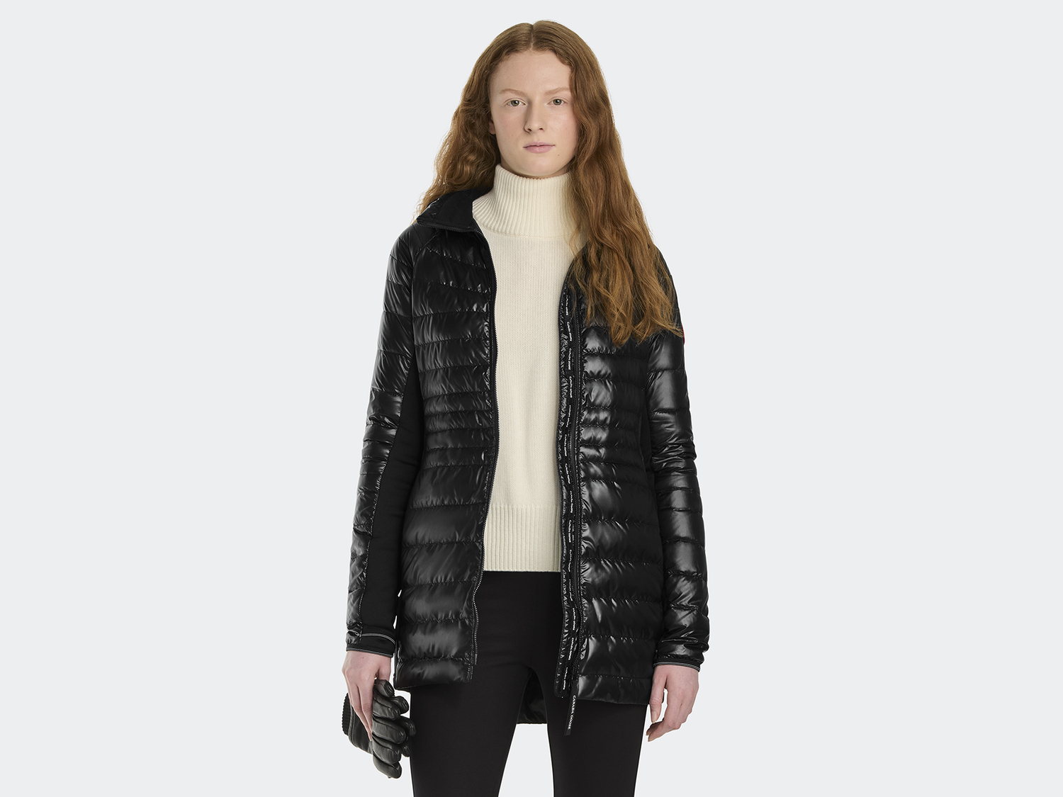 Пальто Canada Goose HyBridge Lite Hooded, черный
Пальто Canada Goose HyBridge Lite Hooded, черный