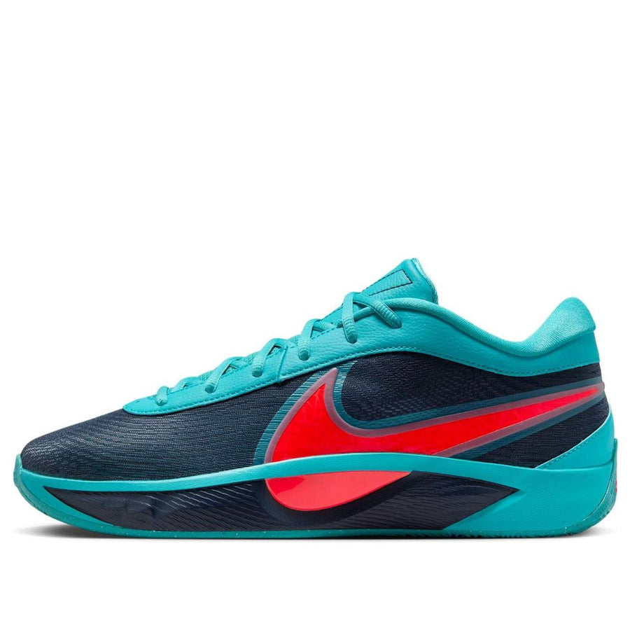 Кроссовки Nike Giannis Freak 6 'Liam & Maverick'
Кроссовки Nike Giannis Freak 6 'Liam & Maverick'