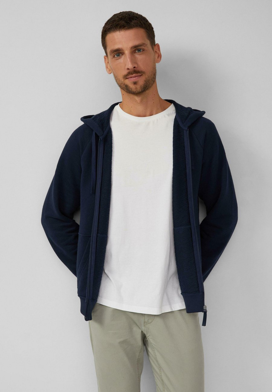 Толстовка s.Oliver Zip-up sweatshirt, Navy/Blue
Толстовка s.Oliver Zip-up sweatshirt, Navy/Blue