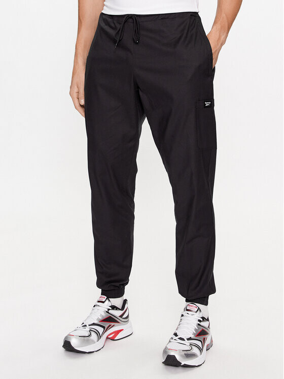 Спортивные брюки стандартного кроя Reebok, черный
Спортивные брюки стандартного кроя Reebok, черный