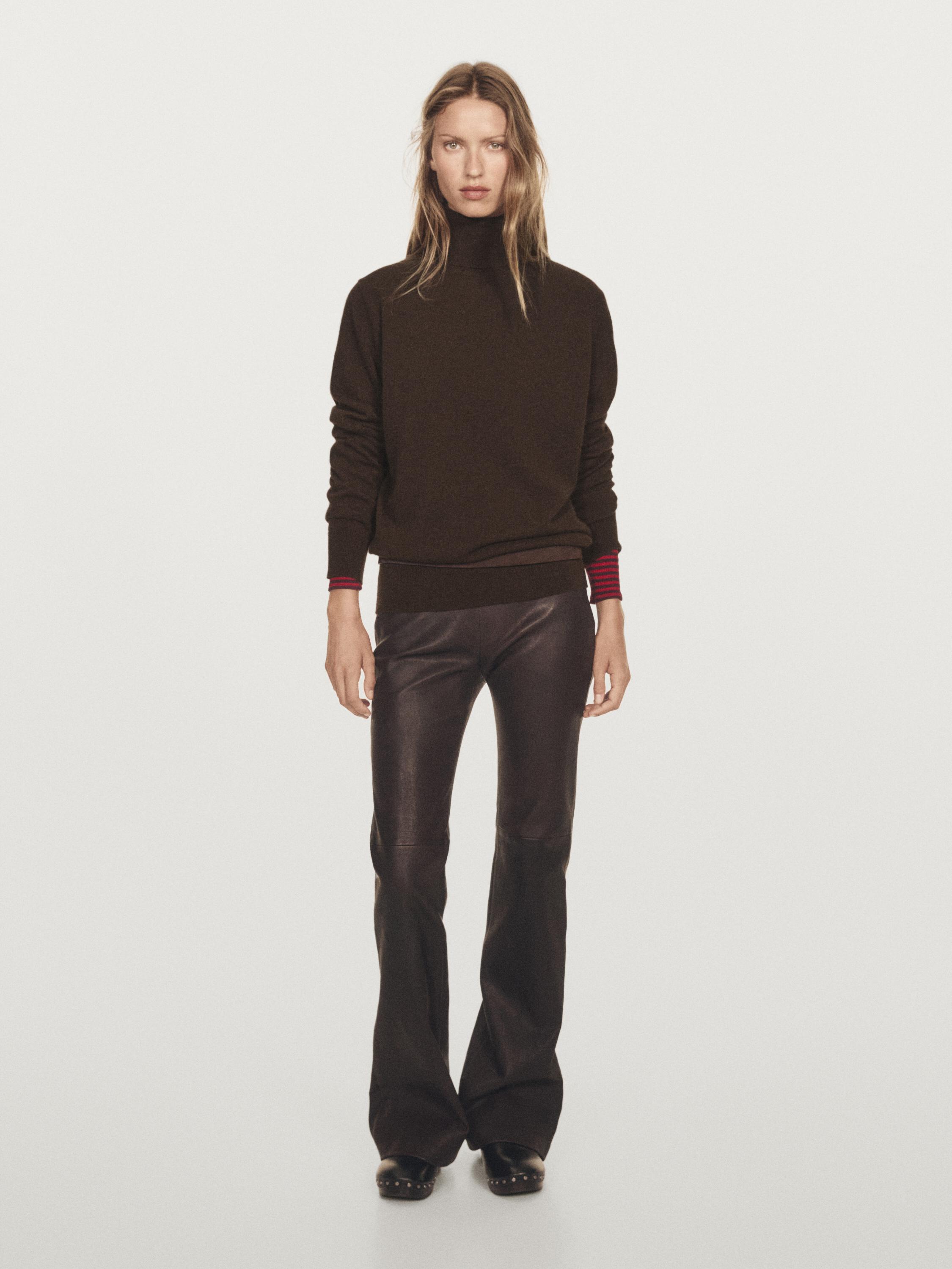 Вязаный свитер с высоким воротом из 100% кашемира Massimo Dutti, коричневый
Вязаный свитер с высоким воротом из 100% кашемира Massimo Dutti, коричневый