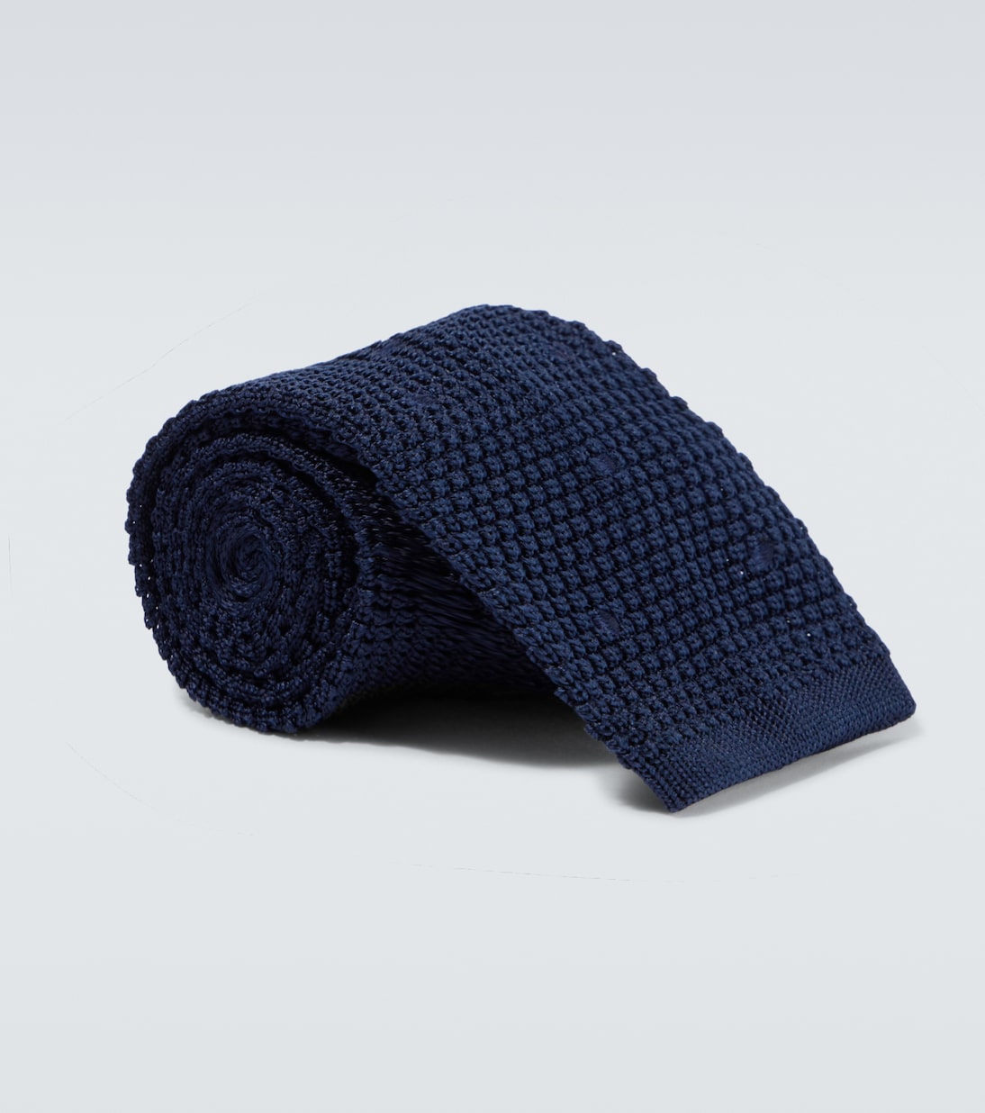 Шелковый галстук с вафельной вязкой Tom Ford, Navy Blazer
Шелковый галстук с вафельной вязкой Tom Ford, Navy Blazer