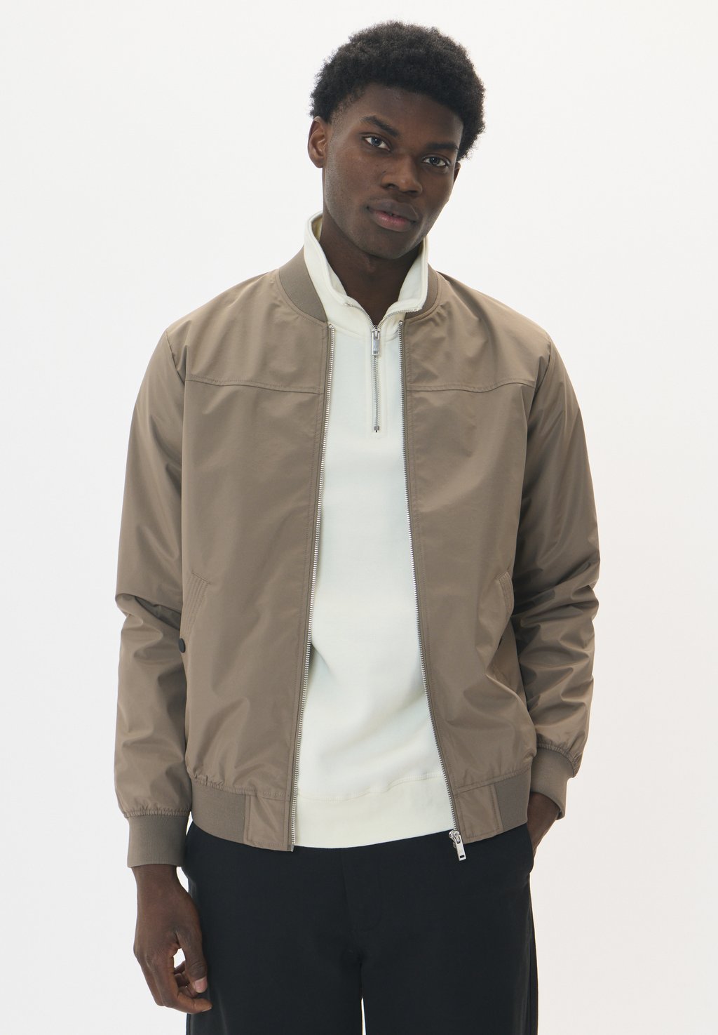 Куртка-бомбер CLAY Matinique, светло-коричневый
Куртка-бомбер CLAY Matinique, светло-коричневый