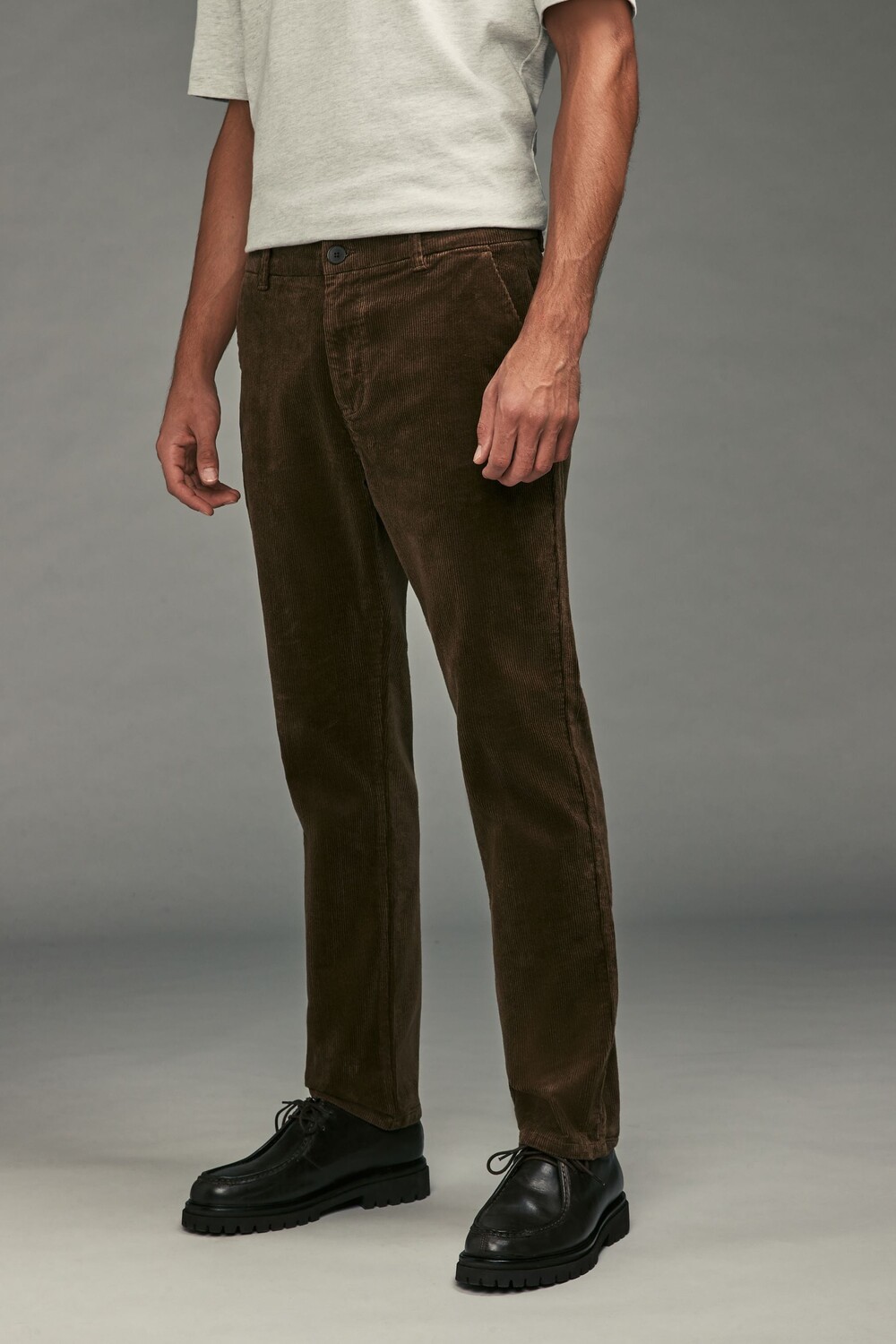 Вельветовые брюки чинос Next, коричневый
Вельветовые брюки чинос Next, коричневый