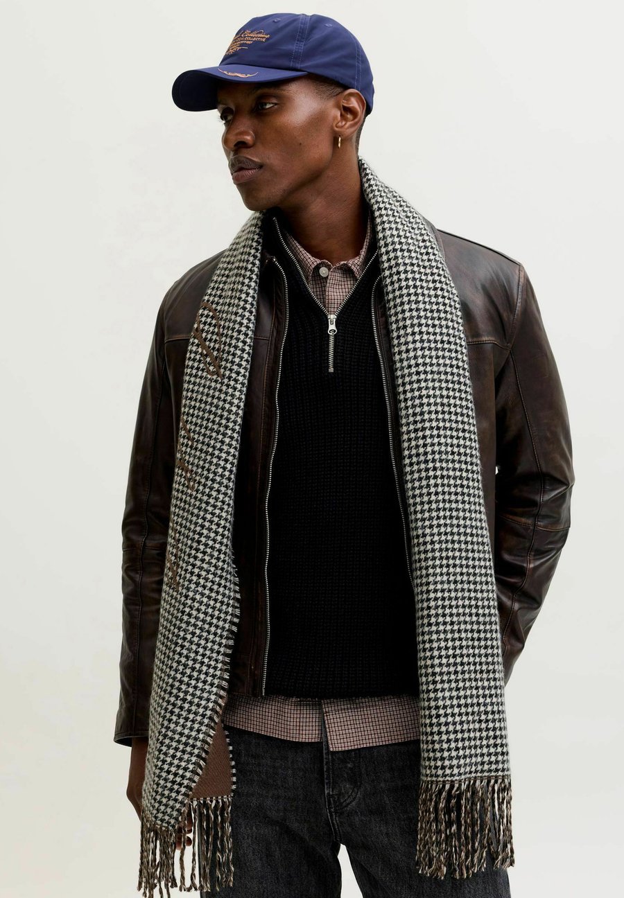 Шарф Jack & Jones Scarf, Chocolate Chip/Dark Brown
Шарф Jack & Jones Scarf, Chocolate Chip/Dark Brown