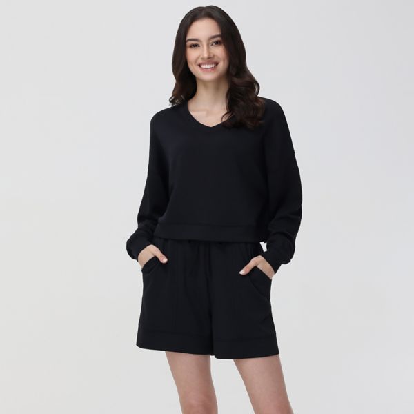 Женский пижамный комплект из топа с V-образным вырезом и пижамных шорт Adyson Parker, цвет black beauty
Женский пижамный комплект из топа с V-образным вырезом и пижамных шорт Adyson Parker, цвет black beauty