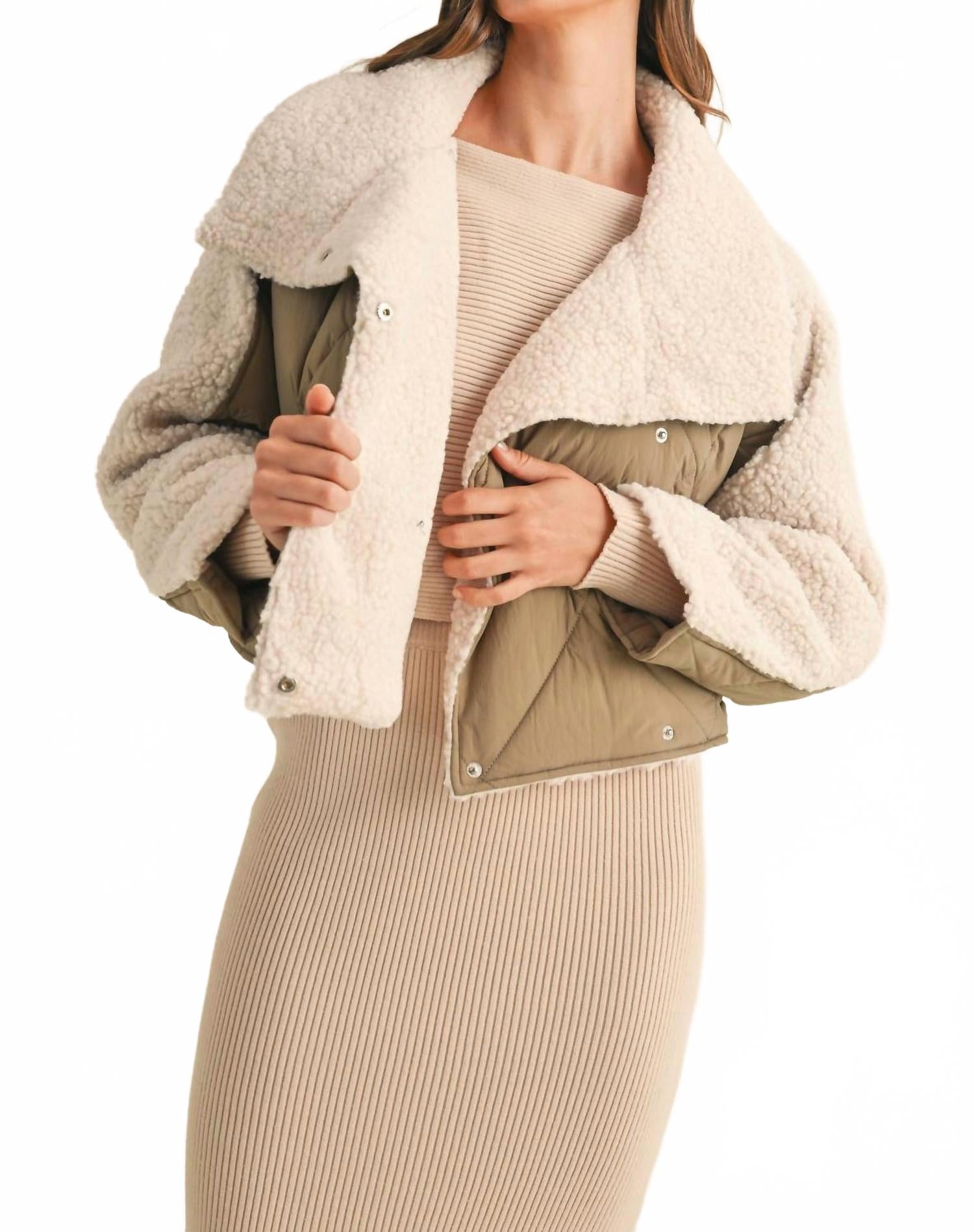 Куртка Kelly оверсайз из пушистого овчины в оливковом цвете Mabel 
Куртка Kelly оверсайз из пушистого овчины в оливковом цвете Mabel