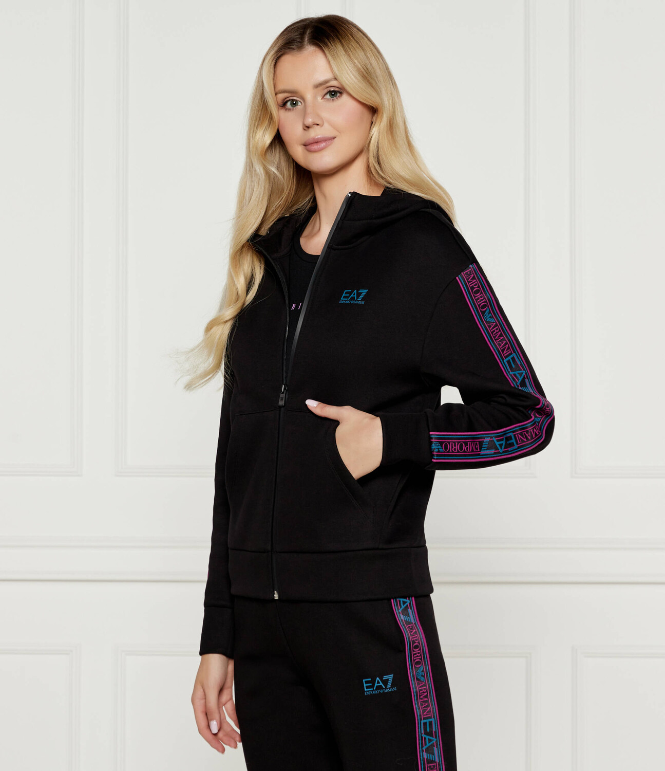 Толстовка EA7 Regular Fit, черный
Толстовка EA7 Regular Fit, черный