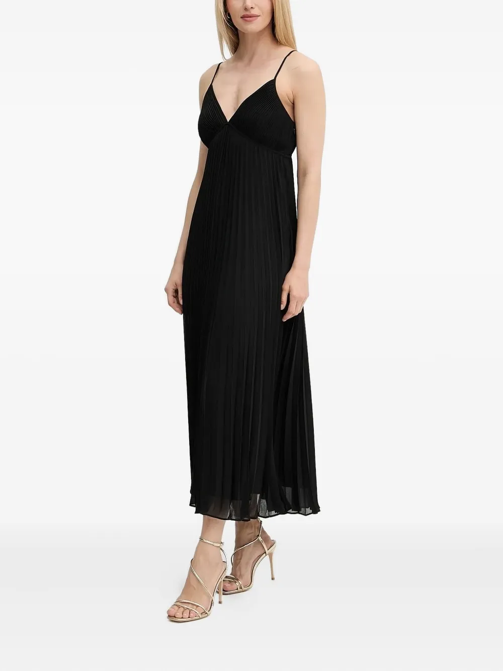 Платье макси с V-образным вырезом и плиссировкой Michael Michael Kors, черный
Платье макси с V-образным вырезом и плиссировкой Michael Michael Kors, черный