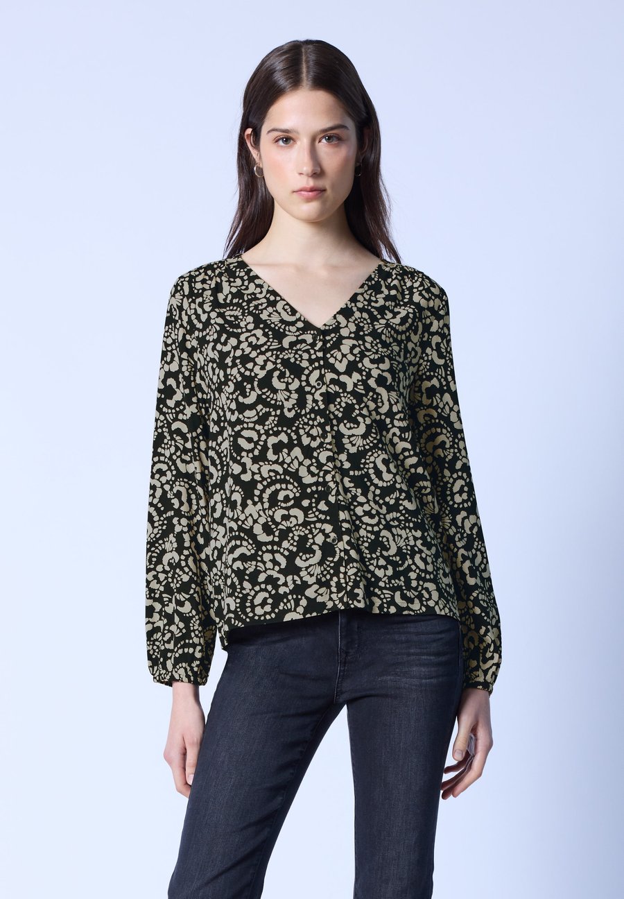 Блуза Street One Studio V-NECK MIT KNÖPFEN, Schwarz/Black
Блуза Street One Studio V-NECK MIT KNÖPFEN, Schwarz/Black