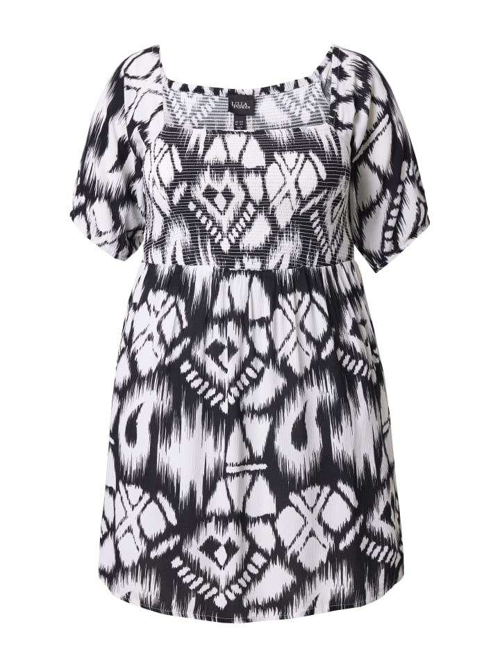 Черная блузка сверху Ulla Popken
Черная блузка сверху Ulla Popken