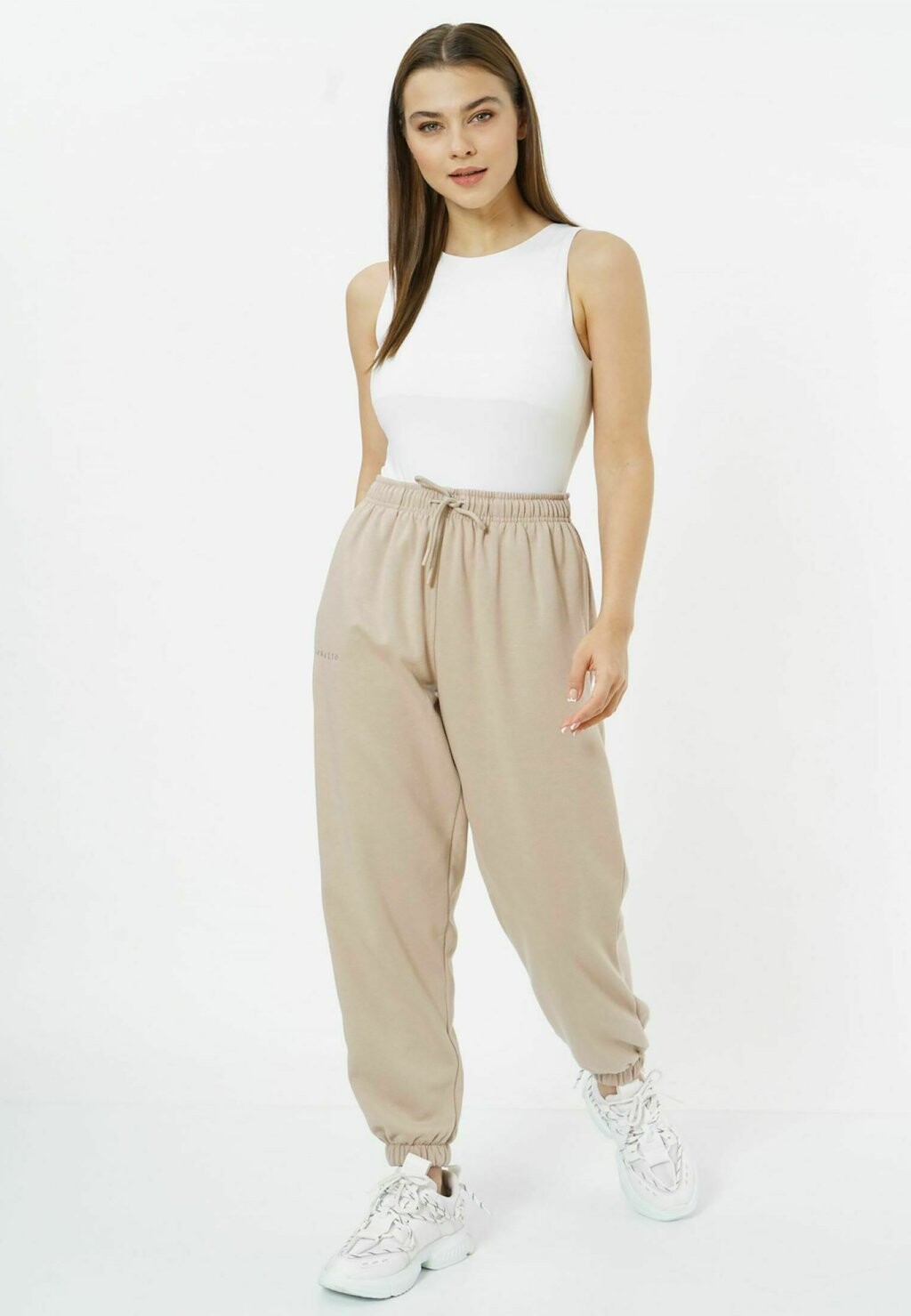 Спортивные брюки PASTEL EOSELIO, цвет biscotti
Спортивные брюки PASTEL EOSELIO, цвет biscotti