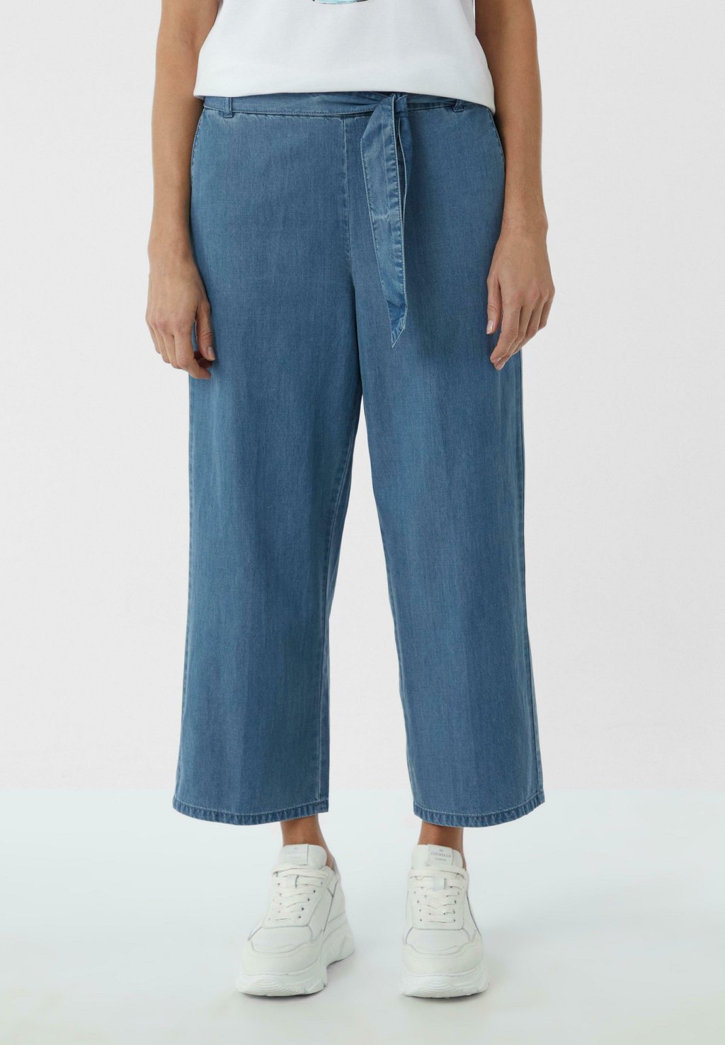 Джинсы свободного кроя CULOTTE-IM MIT PAPERBAG-BUND comma, синий 
Джинсы свободного кроя CULOTTE-IM MIT PAPERBAG-BUND comma, синий