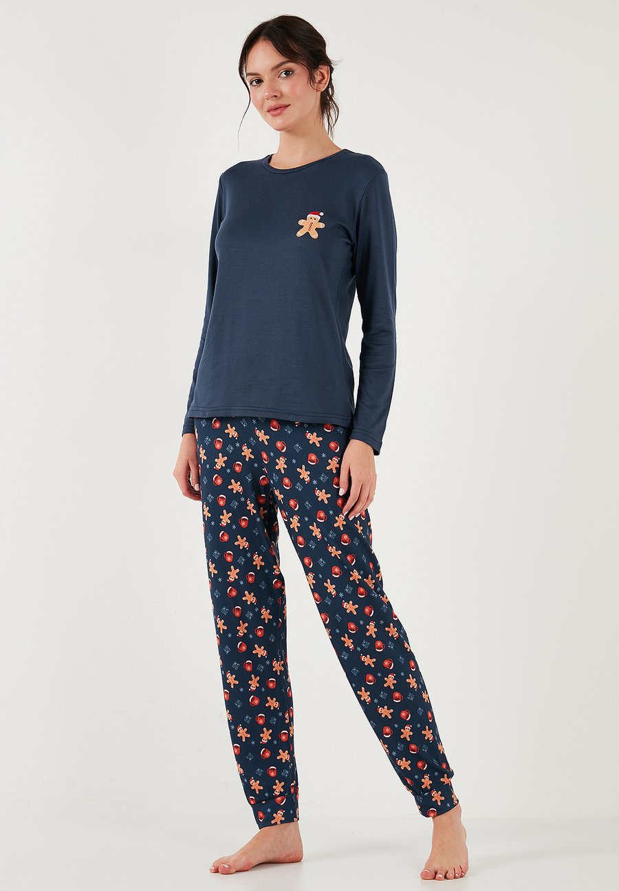 Пижамный комплект LELA SET REGULAR FIT, Dark Blue
Пижамный комплект LELA SET REGULAR FIT, Dark Blue