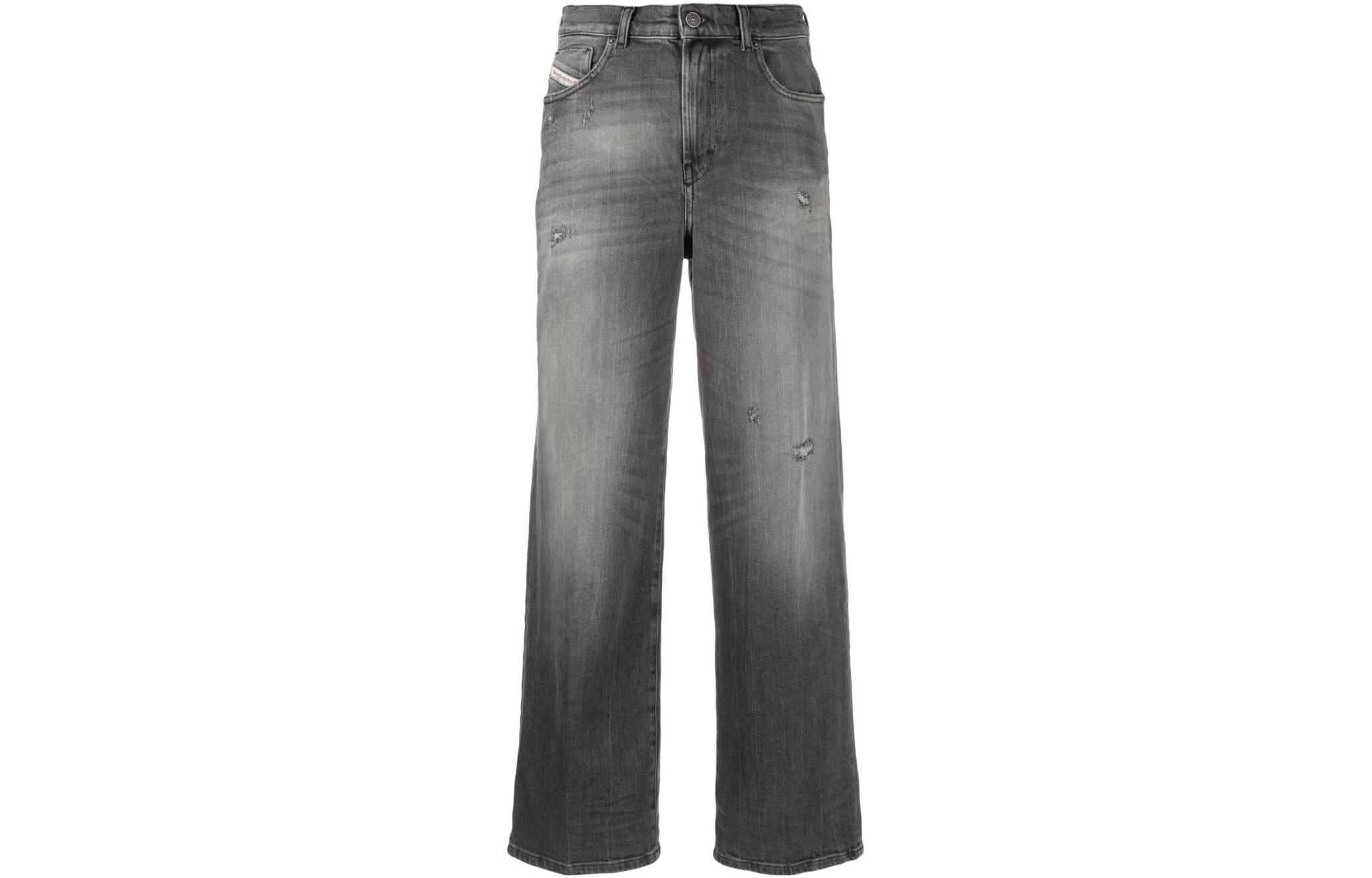 Джинсы с эффектом потертости и широкими штанинами DIESEL, темно-серый
Джинсы с эффектом потертости и широкими штанинами DIESEL, темно-серый