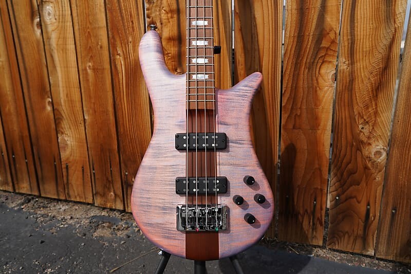 Басс гитара Spector Euro 4 RST - Sundown Glow Matte 4-String Electric Bass Guitar w/ Gig Bag
Басс гитара Spector Euro 4 RST - Sundown Glow Matte 4-String Electric Bass Guitar w/ Gig Bag