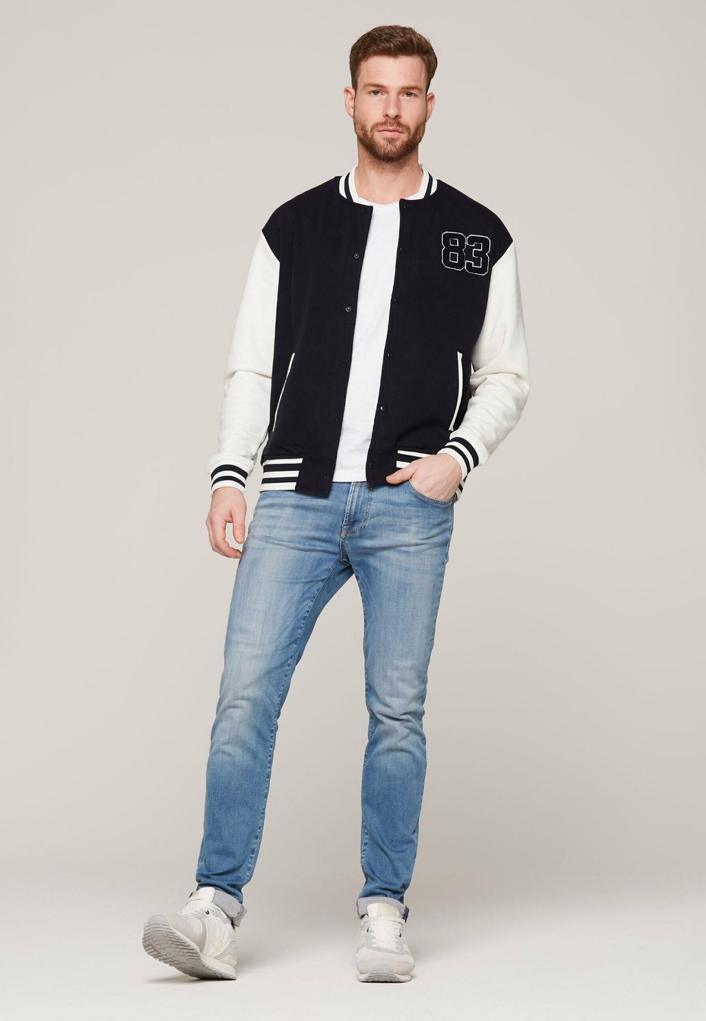 Куртка-бомбер Zip-up sweatshirt Camp David, темно-синий
Куртка-бомбер Zip-up sweatshirt Camp David, темно-синий