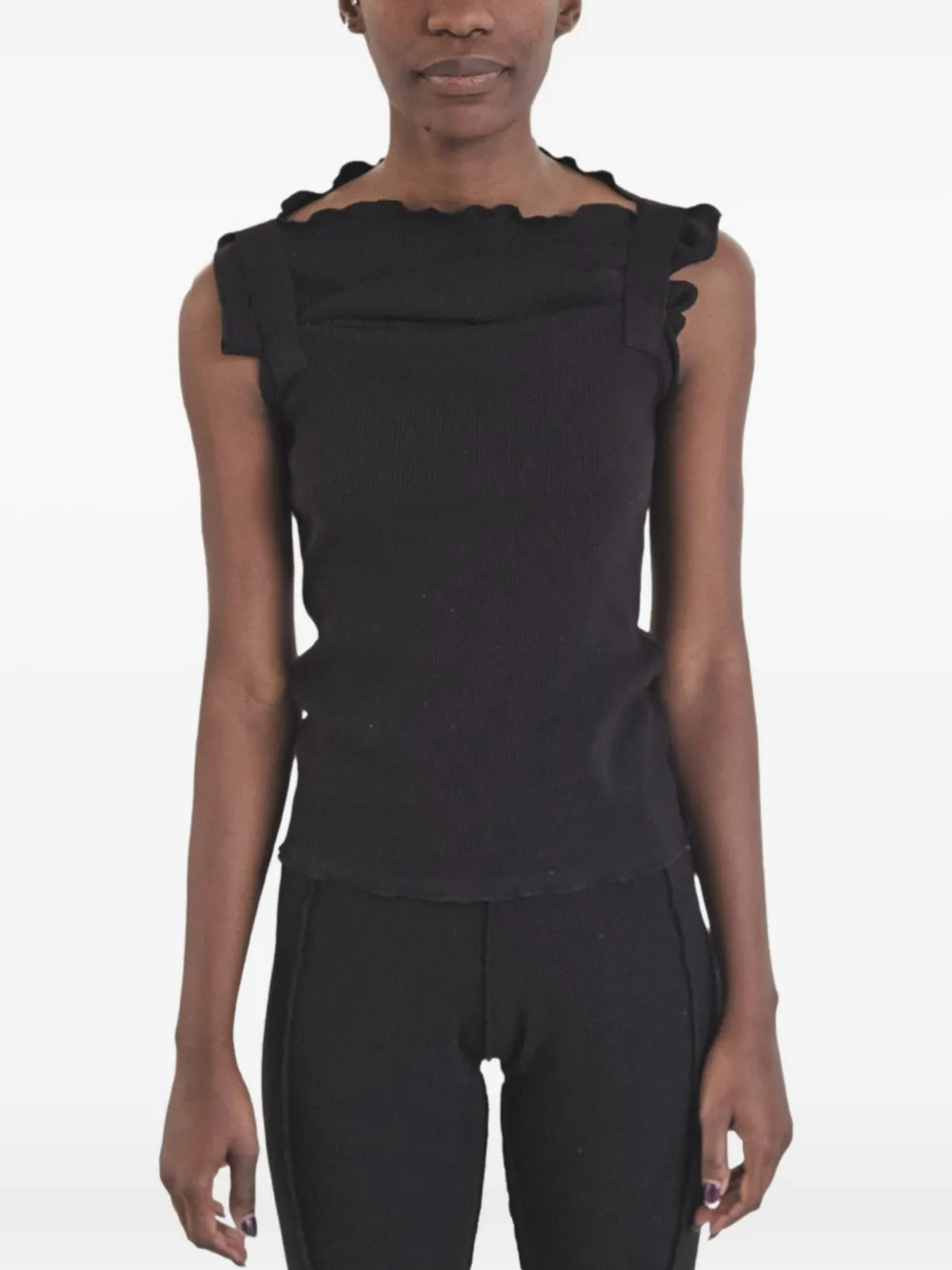 Топ Lud с оборками Baserange, черный
Топ Lud с оборками Baserange, черный