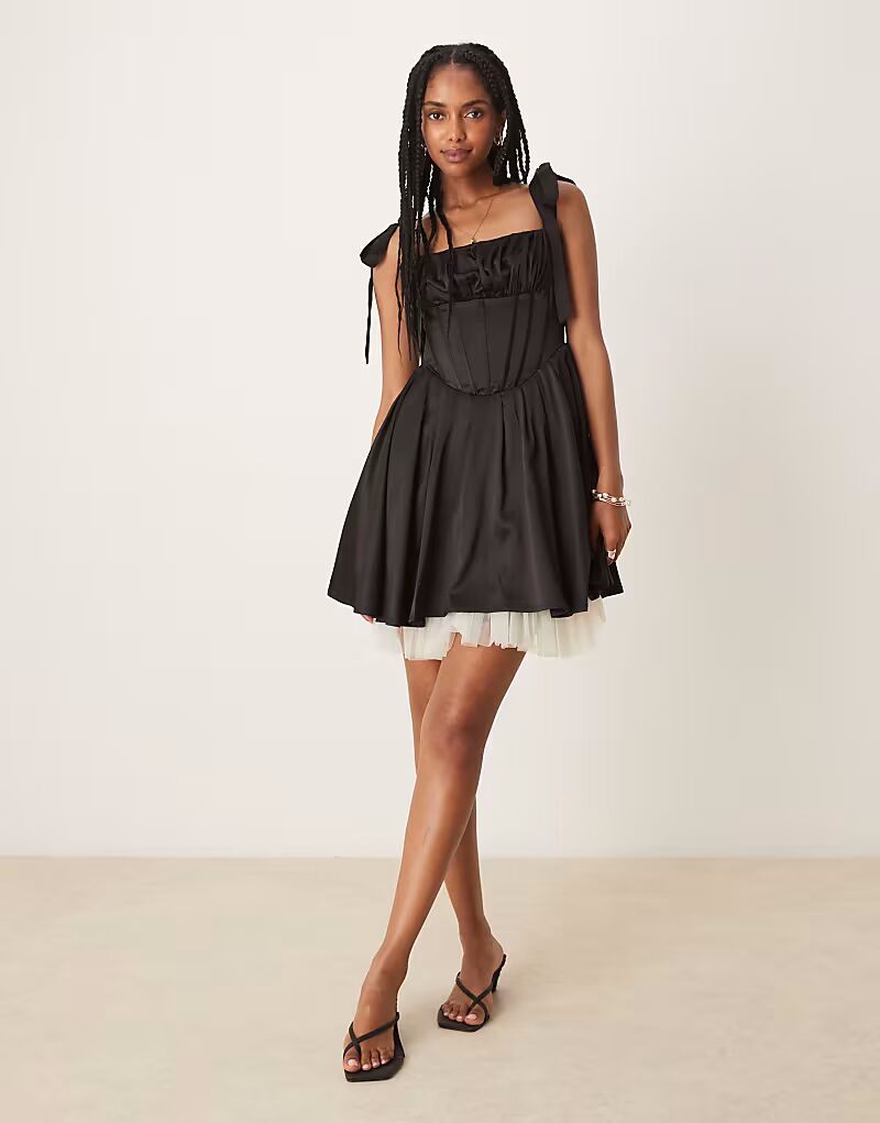 Корсетное мини-платье с кружевом и бисером на плечах, черное Lace & Beads
Корсетное мини-платье с кружевом и бисером на плечах, черное Lace & Beads