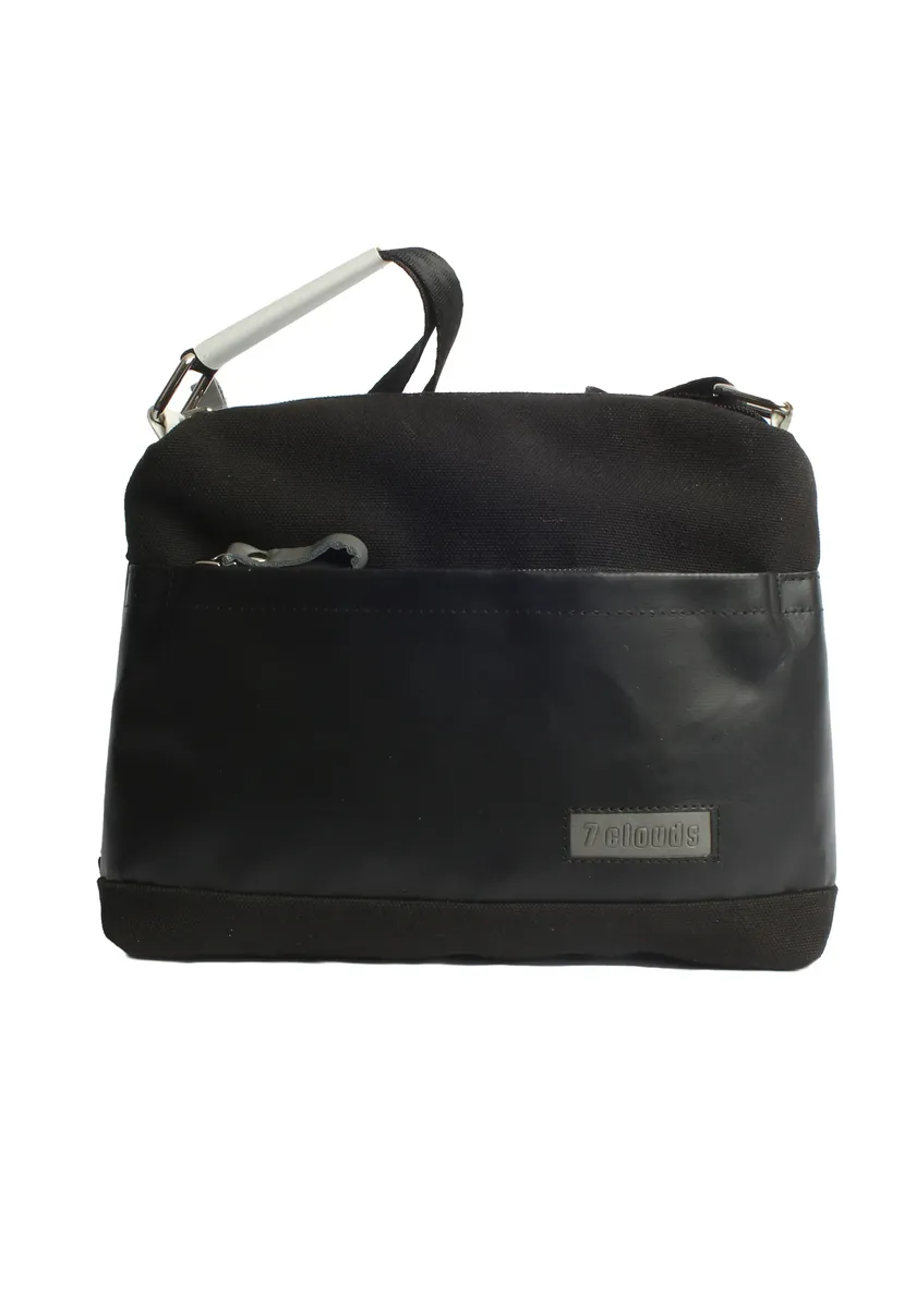 Сумка через плечо 7clouds "Roslyn 7.1", изготовленная из переработанного ПЭТ, черный
Сумка через плечо 7clouds "Roslyn 7.1", изготовленная из переработанного ПЭТ, черный