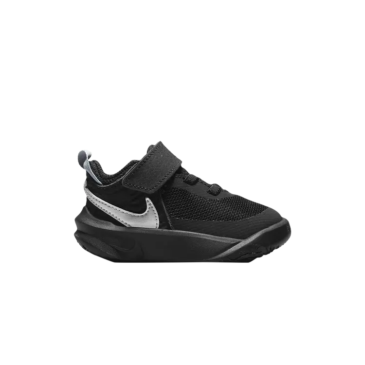 Кроссовки Nike Team Hustle D10 TD, черный
Кроссовки Nike Team Hustle D10 TD, черный