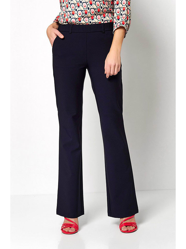 Тканевые брюки Toni, темно-синий
Тканевые брюки Toni, темно-синий