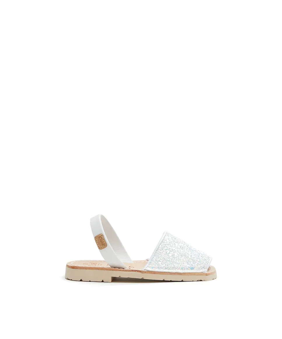 Сандалии меноркан для девочек из блестящей кожи CASTELL MENORCA, белый
Сандалии меноркан для девочек из блестящей кожи CASTELL MENORCA, белый