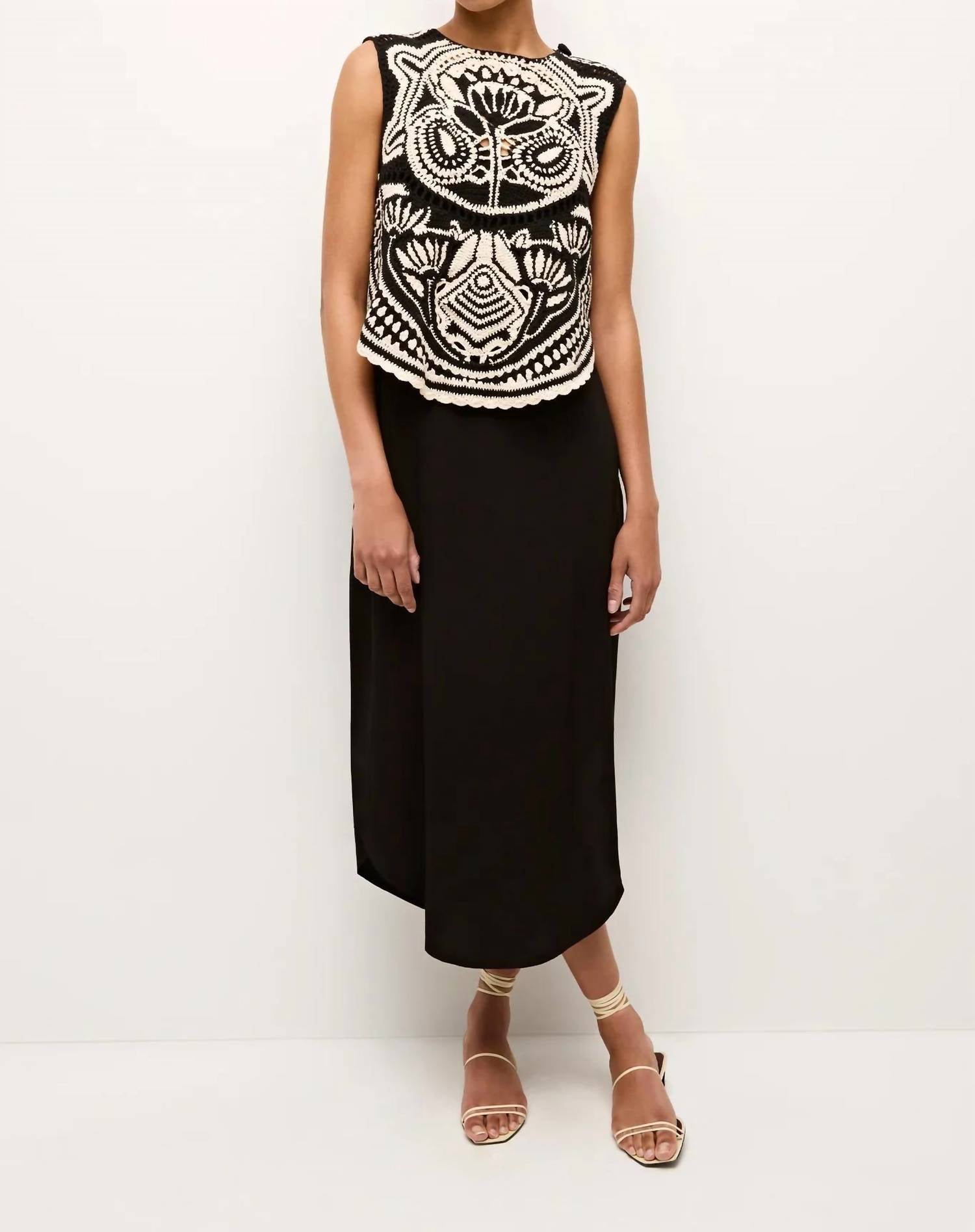 Оружейное платье в Eclipse Marie Oliver
Оружейное платье в Eclipse Marie Oliver